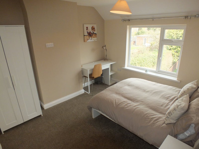 Photo 1: Room 3