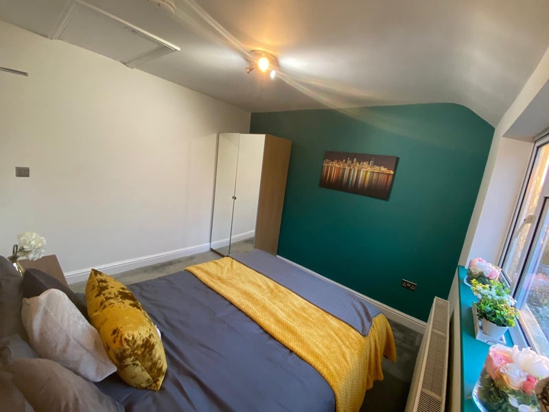 Photo 1: Room 4 - Available on 4th February 2026 (£625) 