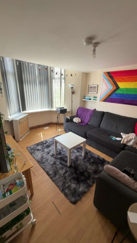 Photo 1: Living room
