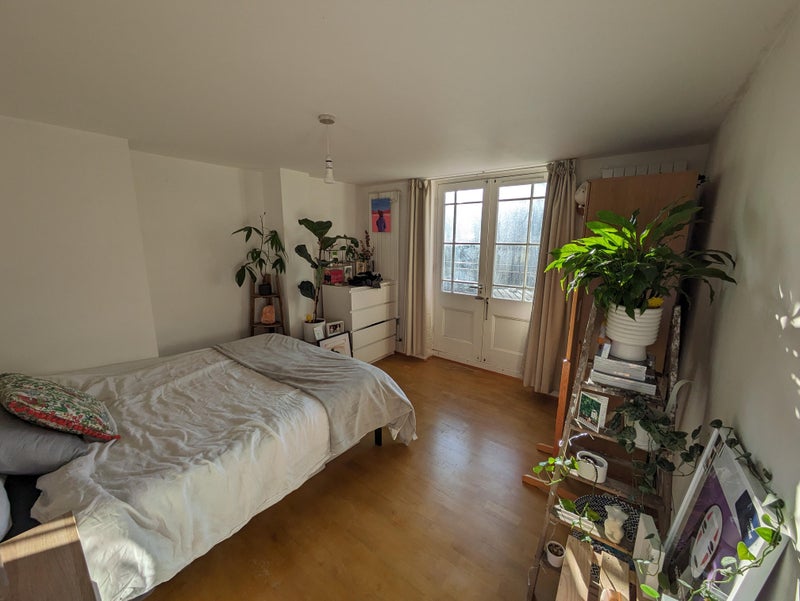Photo 1: Bedroom