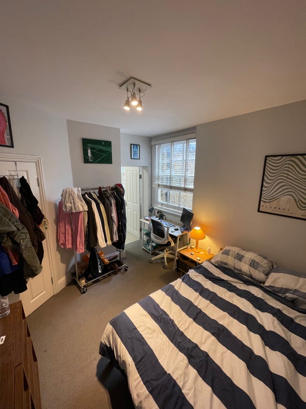 Photo 1: Bedroom 1