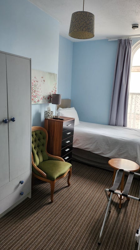 Photo 1: Room