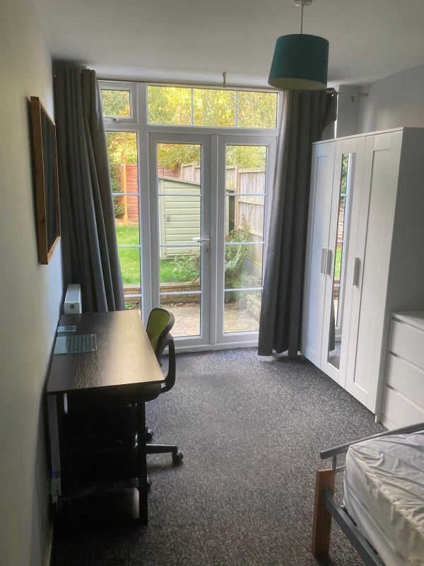 Photo 1: Bedroom 5