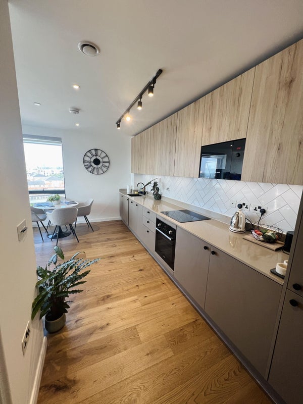Photo 1: Kitchen