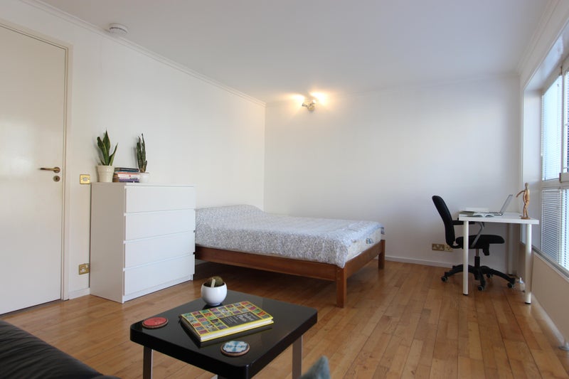 Photo 1: £1250 room