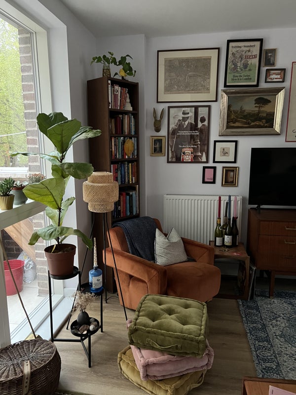 Photo 1: Living room