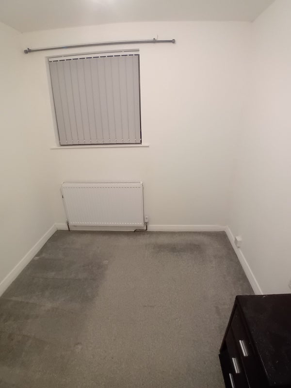 Photo 1: Single room