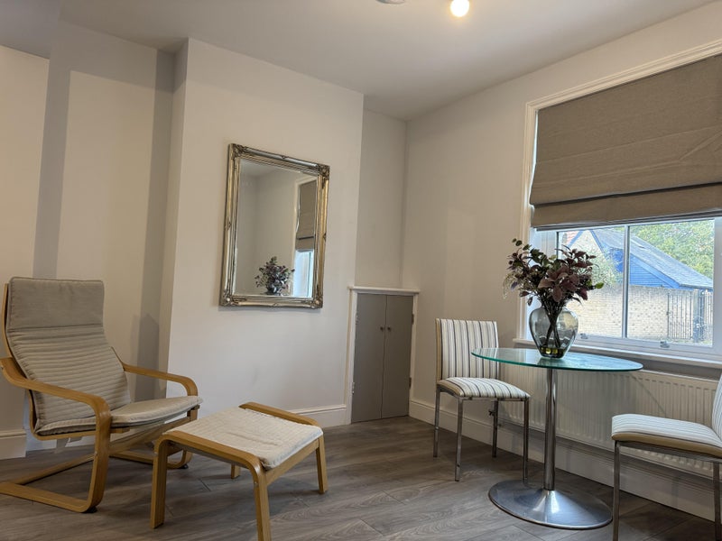 Photo 1: Apartment 4