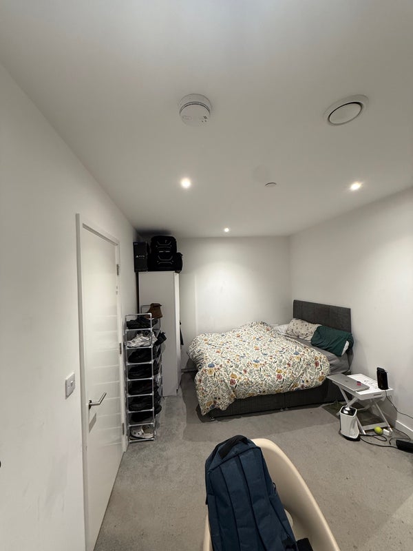 Photo 1: Room