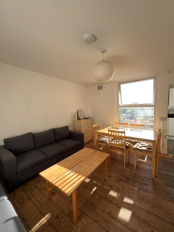 Photo 1: Living Room 