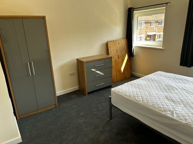 Photo 1: Bed Room 1