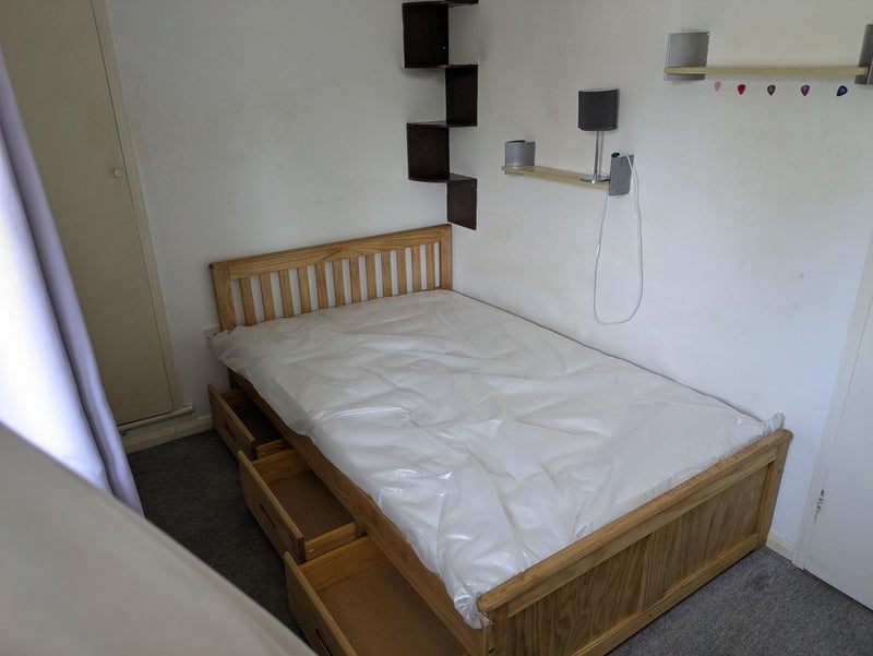 Photo 1: Queen size bed