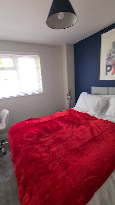 Photo 1: 1st Floor Room :Paris  - Double En-suite