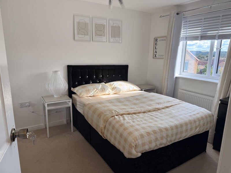 Photo 1: Remaining Bedroom 