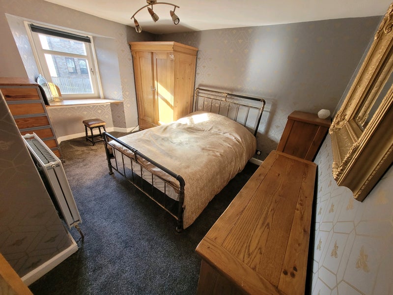 Photo 1: Double bedroom with wardrobe and three chest of drawers