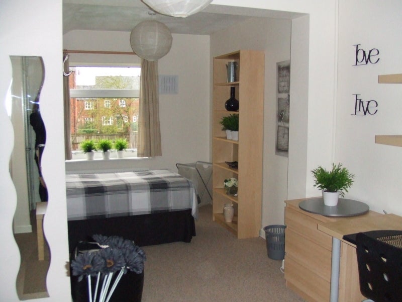 Photo 1: Actual Room