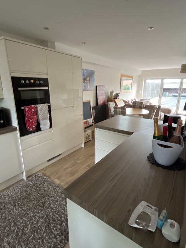 Photo 1: Shared open plan kitchen/ dining room/ lounge