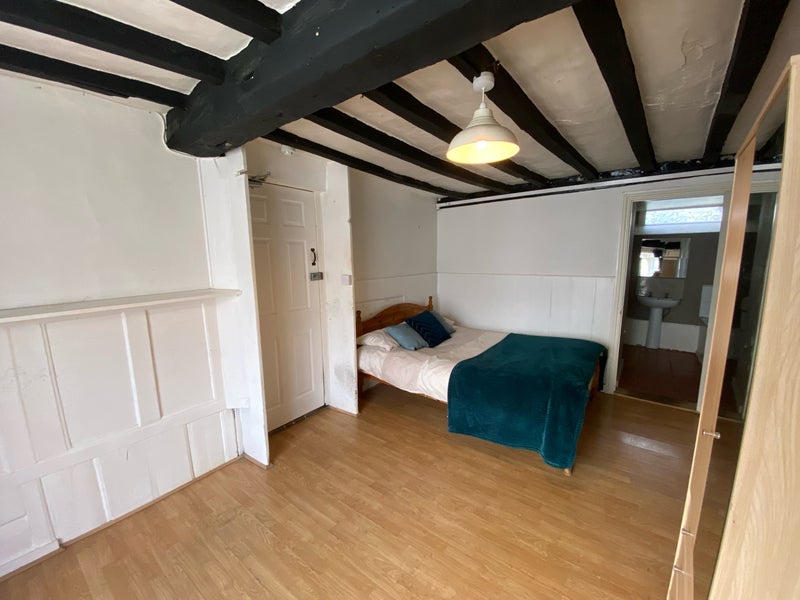 Photo 1: Large Ensuite Room 1 - £190pw/£824pcm