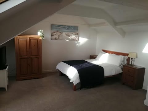 Photo 1: Your spacious and bright double bedroom