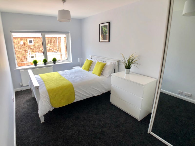 Photo 1: Light and sunny en-suite bedroom 