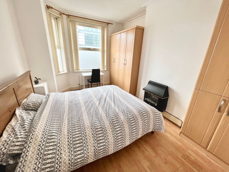 Photo 1: Double room