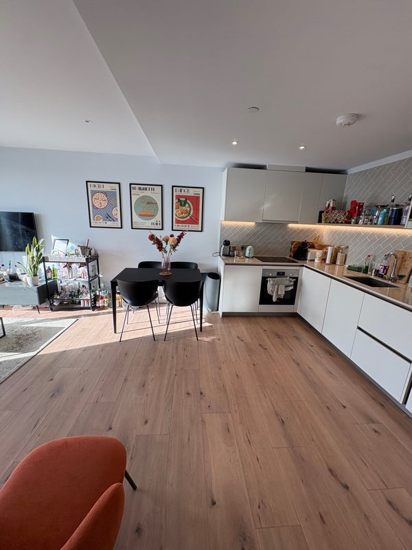 Photo 1: Kitchen/Dining Area