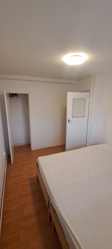 Photo 1: Large double