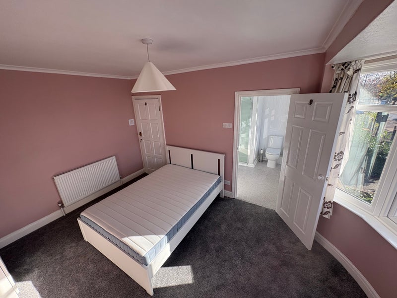 Photo 1: Large all brand new En-suite 