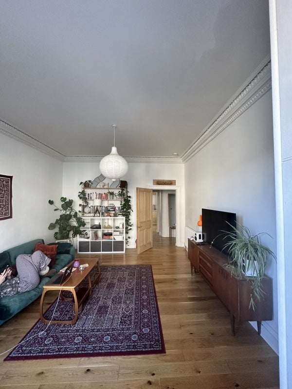 Photo 1: Living room 1 (plus ginny)