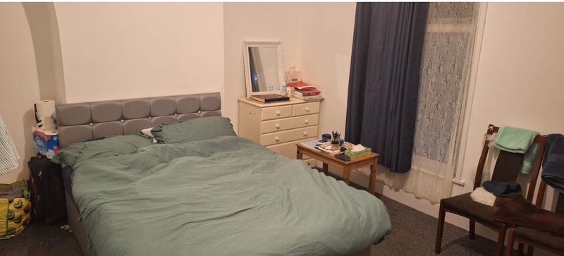 Photo 1: Large bedroom 1 