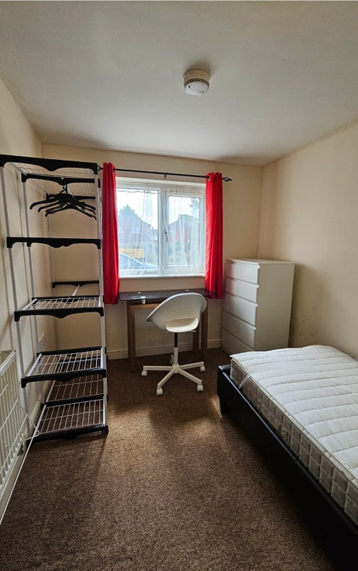 Photo 1: The single bedroom (there is flexibility with furnishing