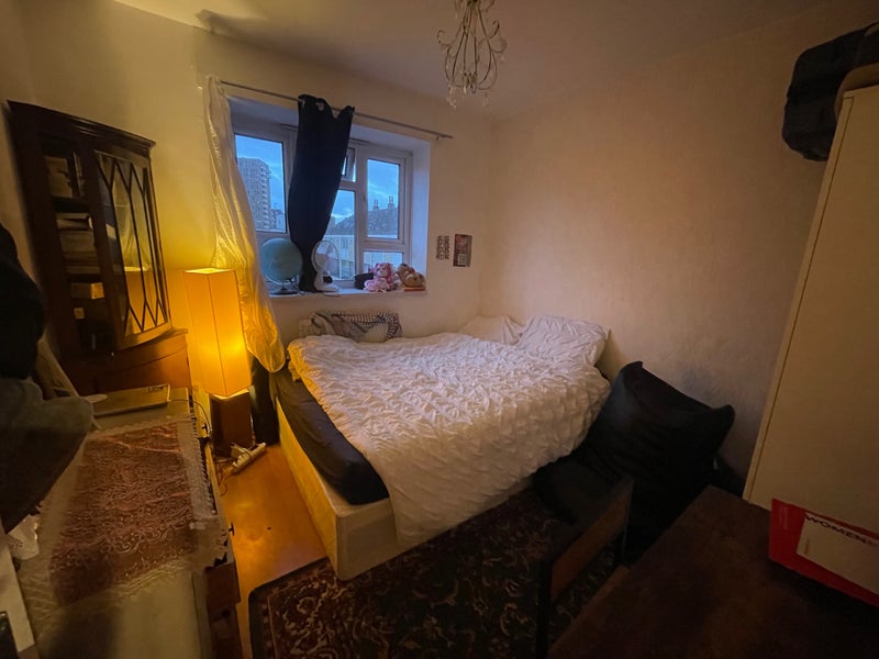 Photo 1: its cosy, warm and does the job for a room in ldn!! 