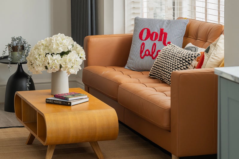 Photo 1: Living Area