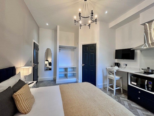 Photo 1: Studio Room 2