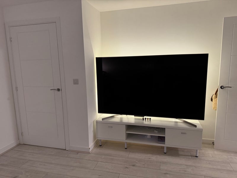 Photo 1: Shared lounge