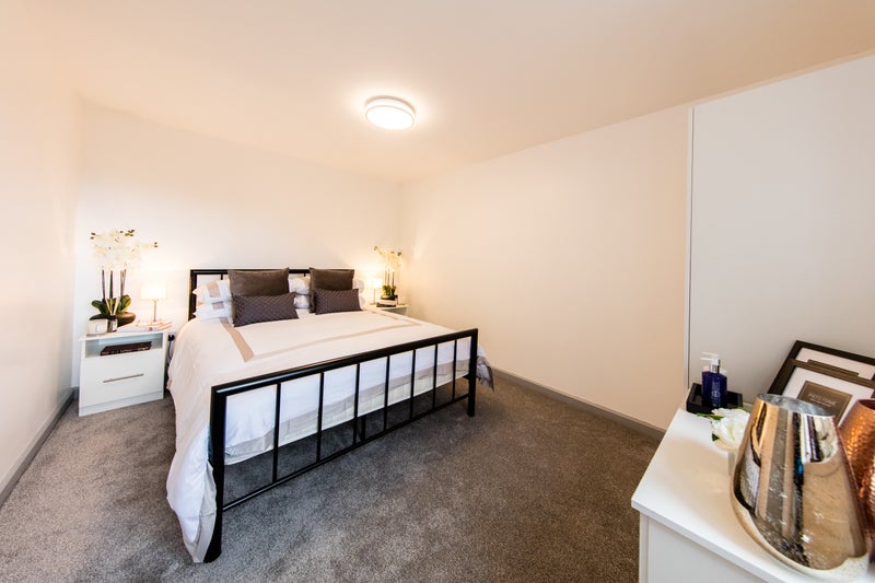 Photo 1: Room 5 With Bathroom