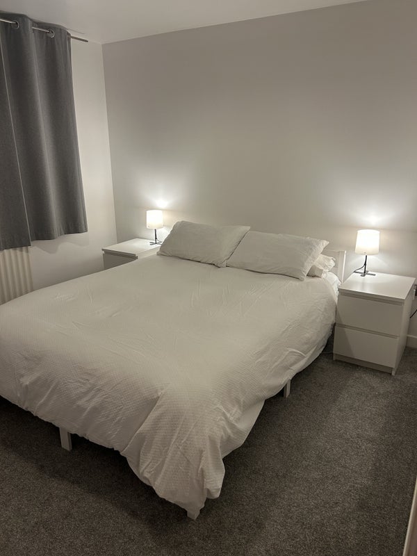 Photo 1: available room