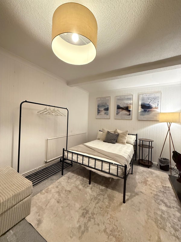 Photo 1: Room 1 (£750)