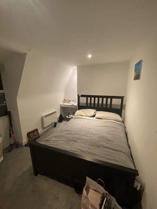 Photo 1: Bedroom