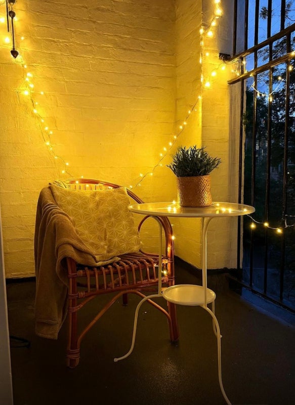 Photo 1: Beautiful balcony