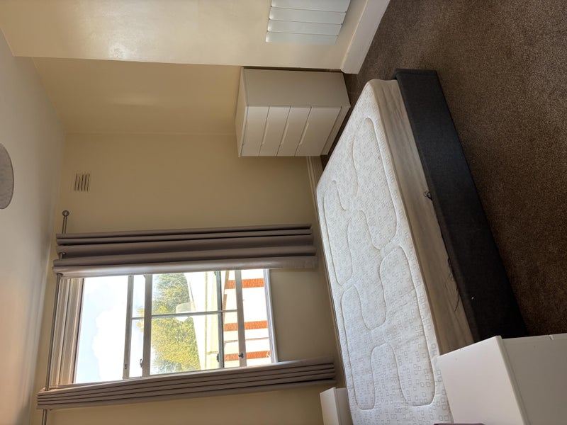 Photo 1: Double bedroom