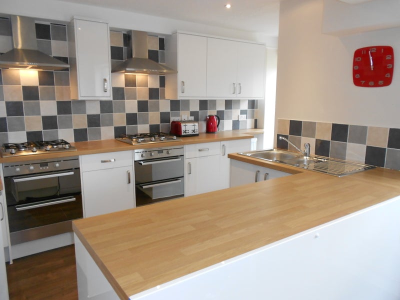 Photo 1: Great size kitchen, includes washing machine, dryer and dishwasher