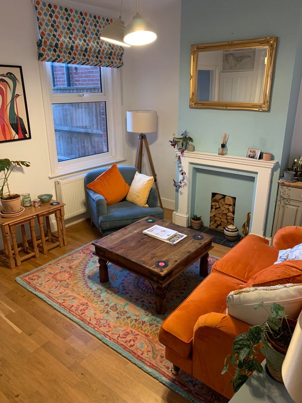 Photo 1: Additional living area