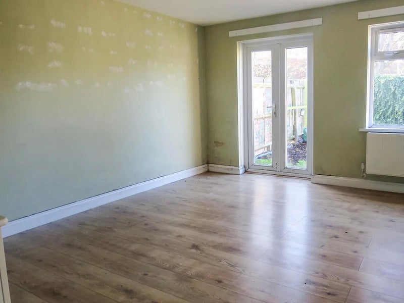 Photo 1: Living room