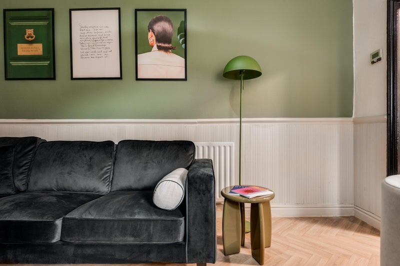 Photo 1: Living Room 