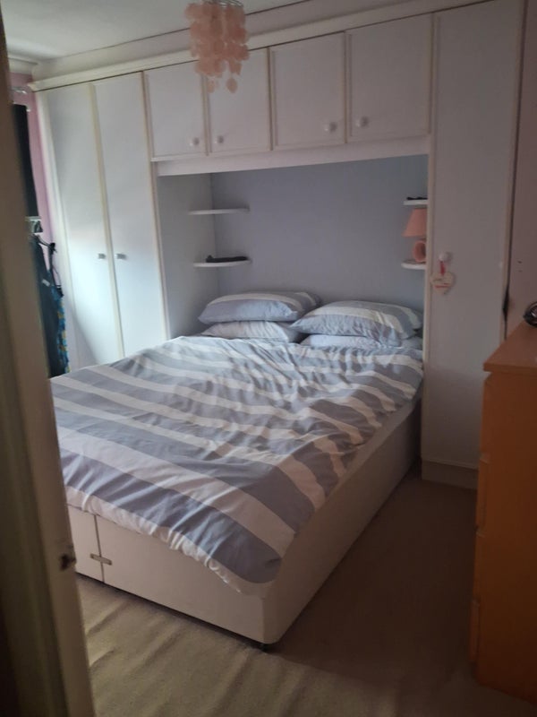 Photo 1: Bedroom king-size bed