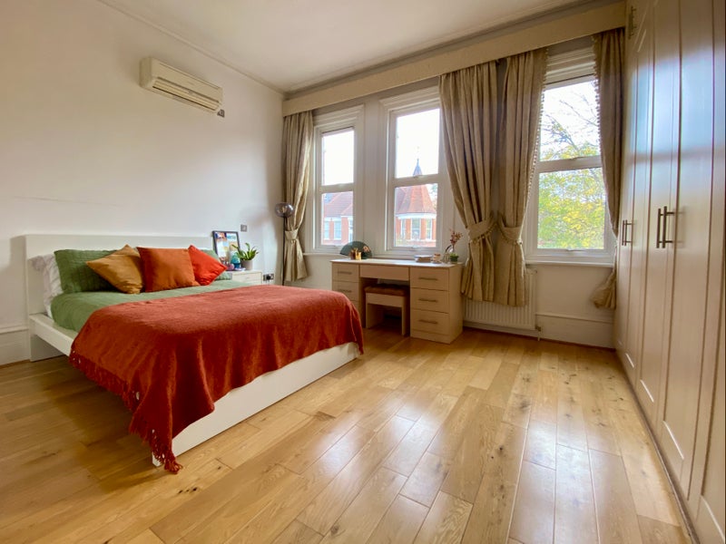 Photo 1: Bedroom with en-suite