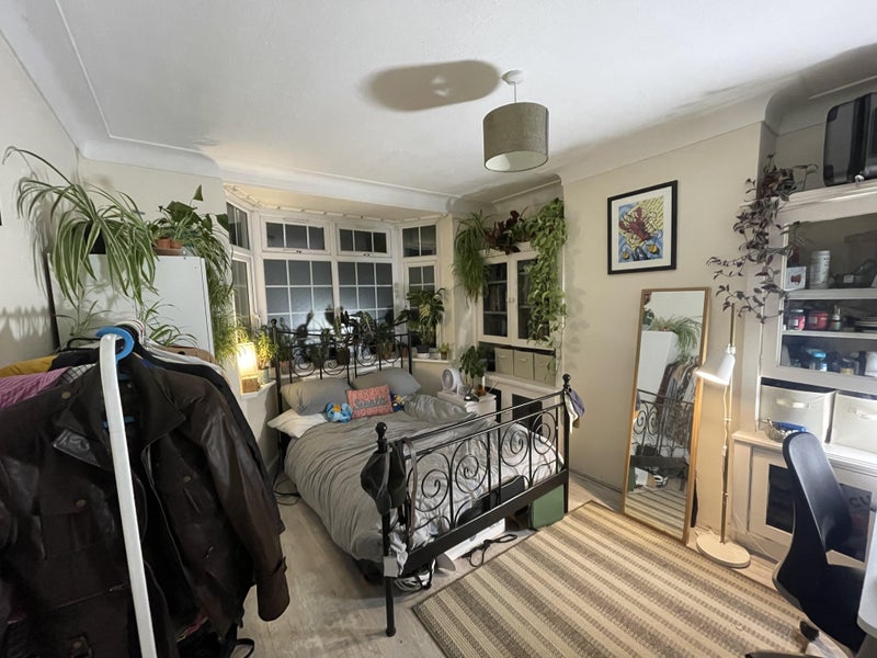 Photo 1: Bedroom - Angle 1