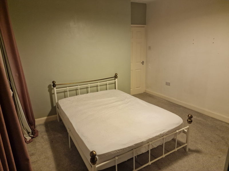 Photo 1: Room from inside