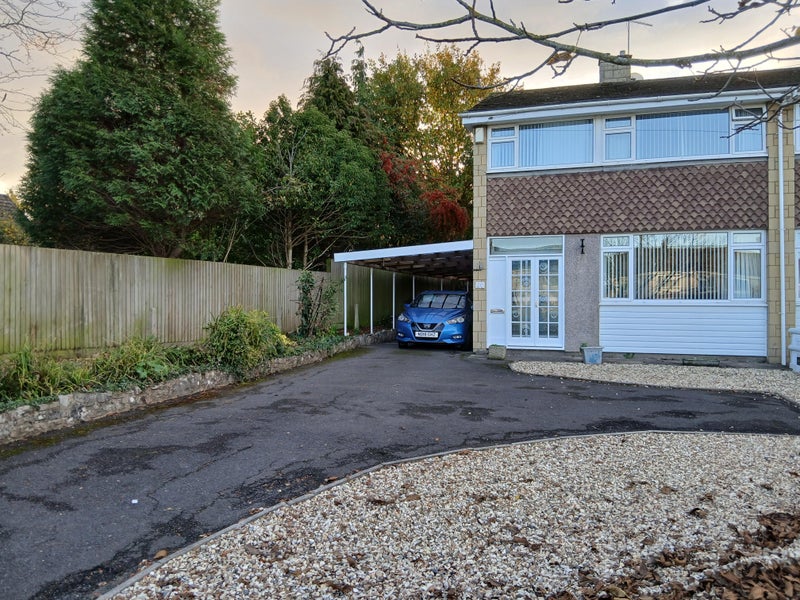 Photo 1: Front view of drive